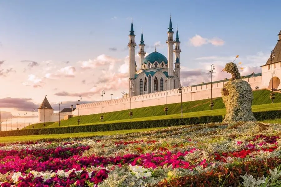 Descubra los tesoros de Rusia con este itinerario TREN TRANSSIBERIANO TREN GOLDEN EAGLE TREN RUSIA VIAJE RUSIA CHINA EN TREN TREN DE LUJO GOLDEN EAGLE CRUCEROS EN TREN GOLDEN EAGLE #GoldenEagle #Transsiberiano #TrenRusia #RussiaTrain #GoldenEagleTrain #Moscu #Vladivostok #Pekin #SanPetersburgo